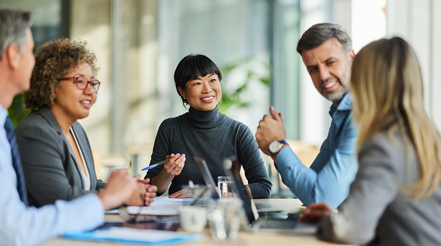 People discussing new manager training courses and leadership training programs for new managers at the Center for Creative Leadership (CCL) which offers new manager leadership courses for first-level leaders